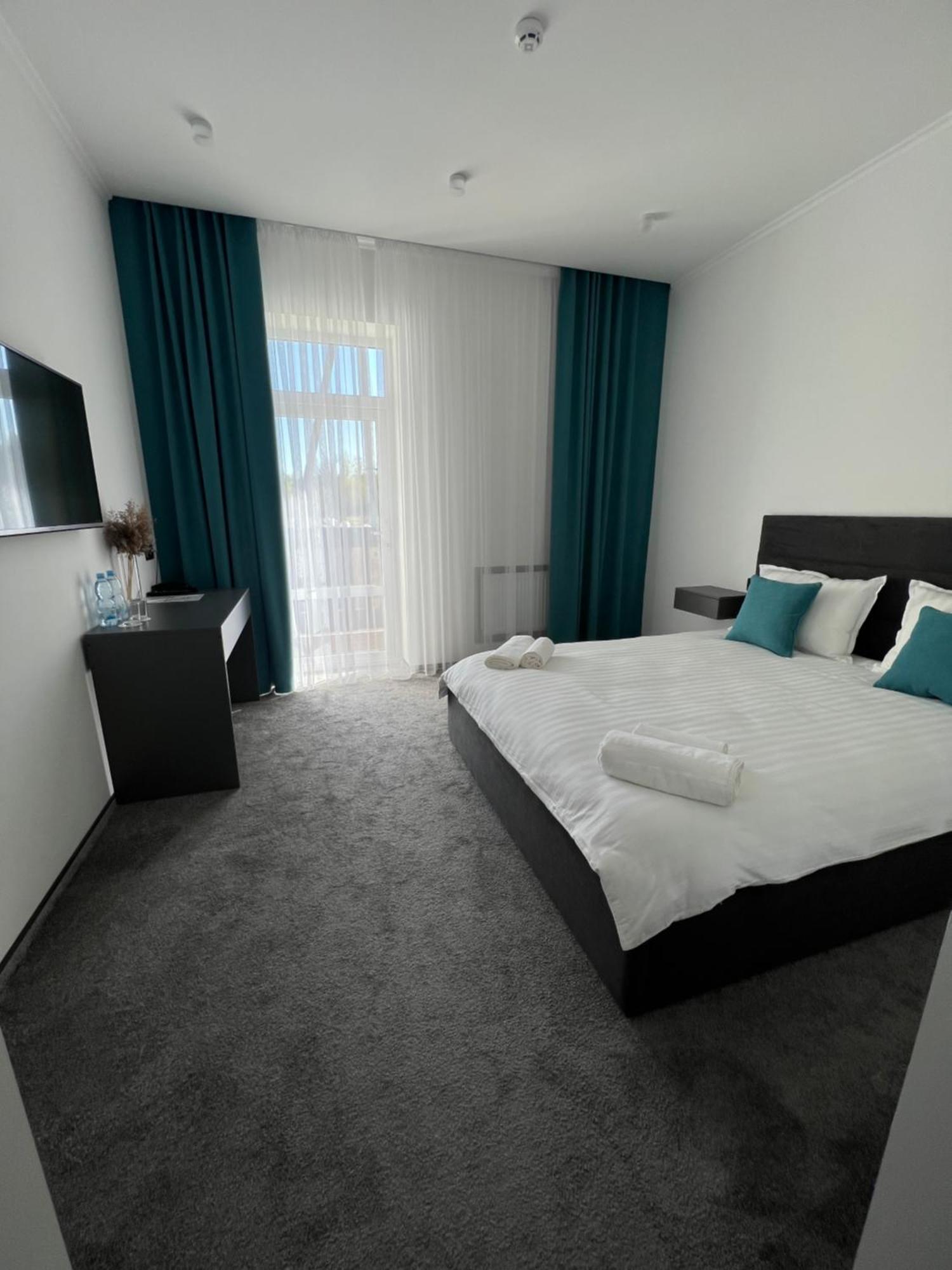 Royal Wood Hotel Rokytne  Екстериор снимка