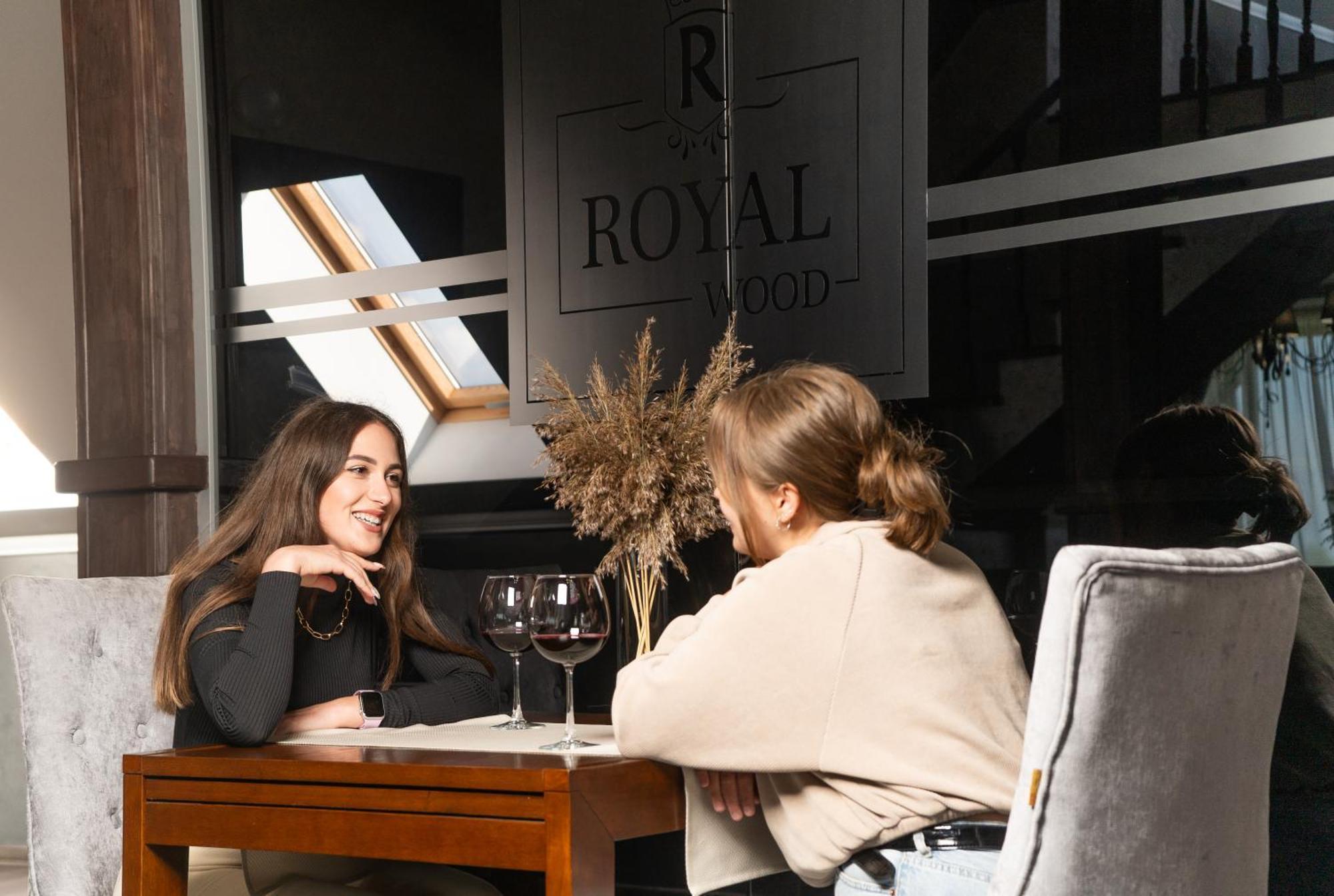 Royal Wood Hotel Rokytne  Екстериор снимка